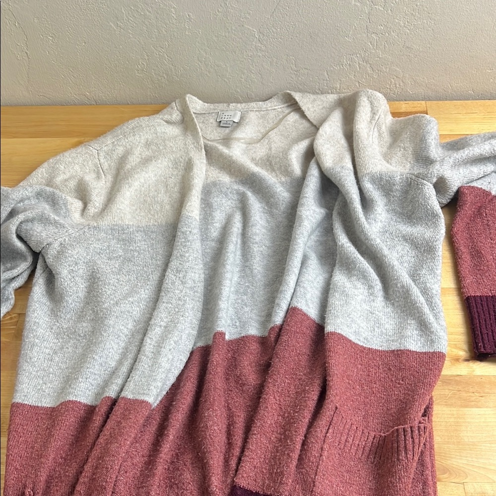 Universal Thread Gray and Pink Cardigan Sweater